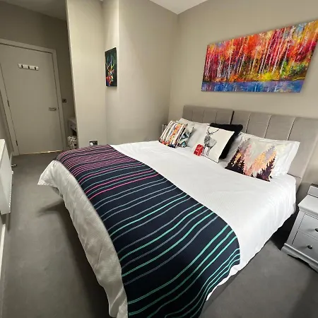 River Vista Retreat - Luxury Duplex - Views - Parking - Cycle Storage - Access Option