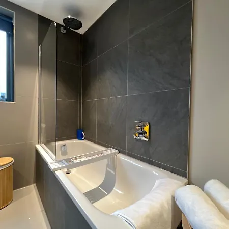 River Vista Retreat - Luxury Duplex - Views - Parking - Cycle Storage - Access Option Backbarrow