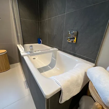 River Vista Retreat - Luxury Duplex - Views - Parking - Cycle Storage - Access Option Apartamento *